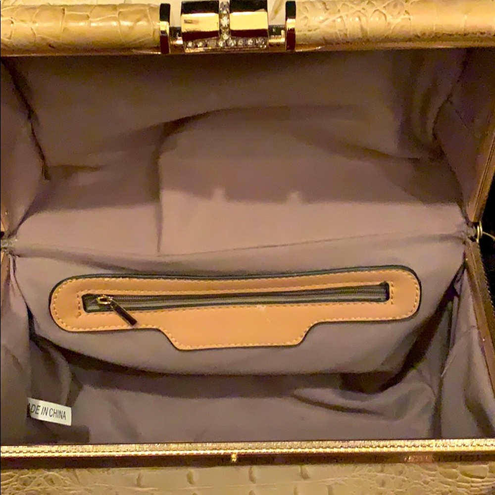 Handbag - Picture 4 of 4